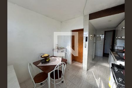 Apartamento à venda com 130m², 3 quartos e 2 vagasCozinha