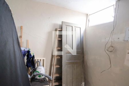 Casa à venda com 173m², 4 quartos e 2 vagasQuarto área de serviço