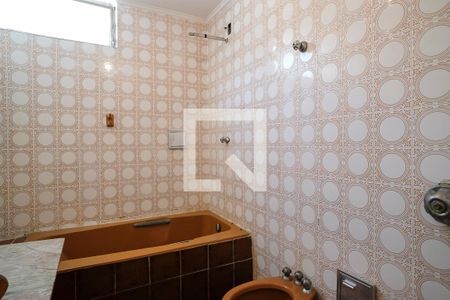 Casa à venda com 173m², 4 quartos e 2 vagasBanheiro da suíte