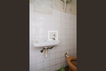 Casa à venda com 173m², 4 quartos e 2 vagasBanheiro área de serviço