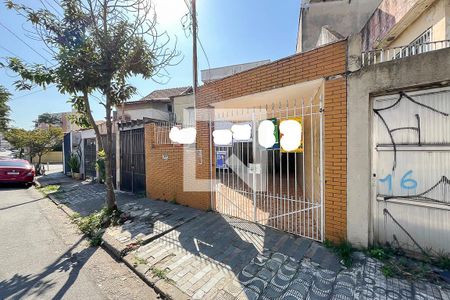 Casa à venda com 173m², 4 quartos e 2 vagasFachada + plaquinha