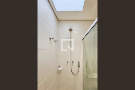 Casa de condomínio para alugar com 330m², 4 quartos e 4 vagasBanheiro da Suíte 2