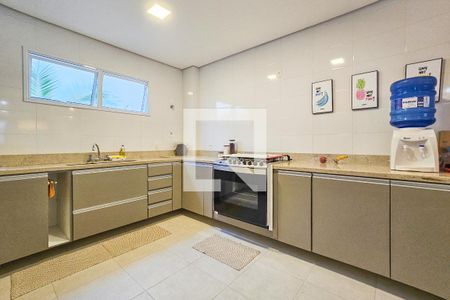 Casa de condomínio para alugar com 330m², 4 quartos e 4 vagasCozinha