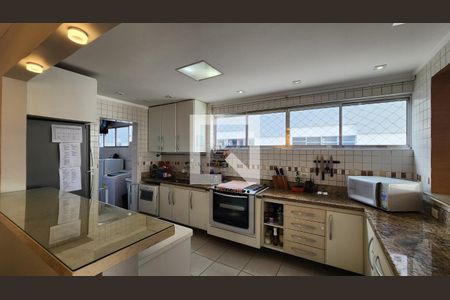 Apartamento para alugar com 146m², 3 quartos e 2 vagasCozinha