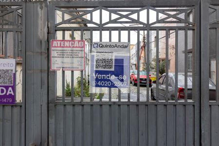 Casa de condomínio à venda com 96m², 4 quartos e 1 vaga Casa de condomínio à venda com 96m², 4 quartos e 1 vagaFachada da Rua com Plaquinha Instalada