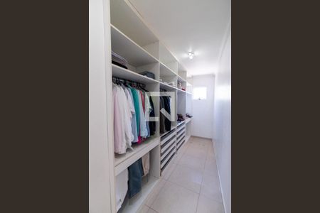 Casa à venda com 280m², 5 quartos e 3 vagasCloset da suíte