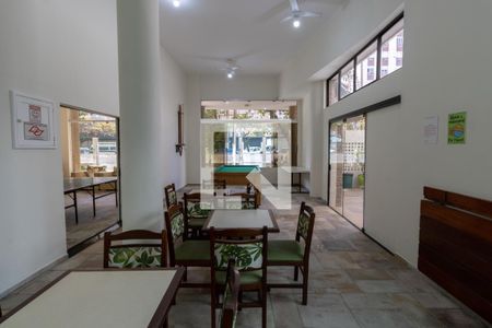 Apartamento para alugar com 131m², 4 quartos e sem vagaÁrea comum