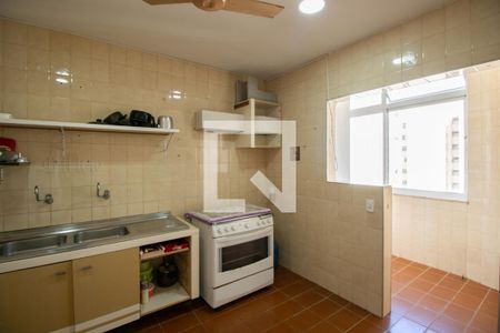 Apartamento para alugar com 131m², 4 quartos e sem vagaCozinha