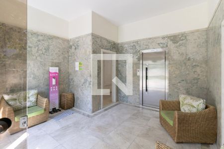 Apartamento para alugar com 131m², 4 quartos e sem vagaHall social