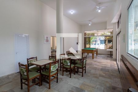 Apartamento para alugar com 131m², 4 quartos e sem vagaÁrea comum