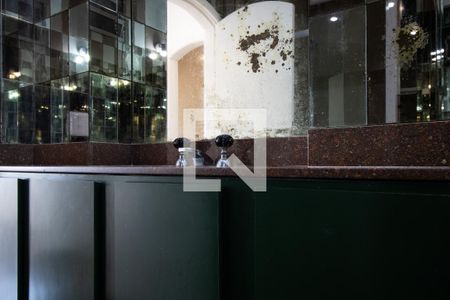 Apartamento para alugar com 131m², 4 quartos e sem vagaLavabo