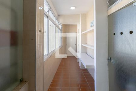 Apartamento para alugar com 131m², 4 quartos e sem vagaCorredor