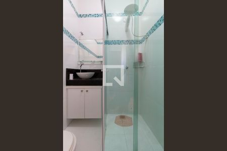 Casa à venda com 110m², 2 quartos e 2 vagas Casa à venda com 110m², 2 quartos e 2 vagasBanheiro