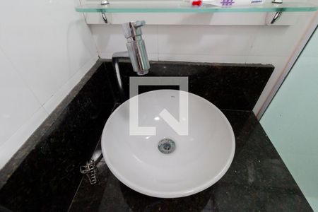 Casa à venda com 110m², 2 quartos e 2 vagas Casa à venda com 110m², 2 quartos e 2 vagasBanheiro