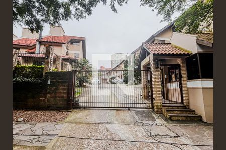 Casa de condomínio à venda com 130m², 3 quartos e 2 vagas Casa de condomínio à venda com 130m², 3 quartos e 2 vagasFachada