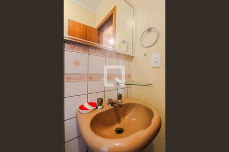 Casa de condomínio à venda com 130m², 3 quartos e 2 vagas Casa de condomínio à venda com 130m², 3 quartos e 2 vagasBanheiro social