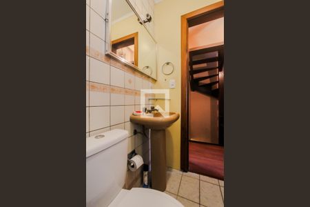 Casa de condomínio à venda com 130m², 3 quartos e 2 vagas Casa de condomínio à venda com 130m², 3 quartos e 2 vagasBanheiro social