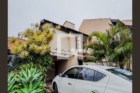 Casa de condomínio à venda com 130m², 3 quartos e 2 vagas Casa de condomínio à venda com 130m², 3 quartos e 2 vagasFachada casa