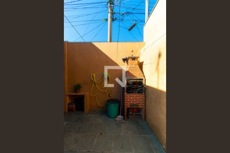 Casa à venda com 150m², 3 quartos e 4 vagas Casa à venda com 150m², 3 quartos e 4 vagasQuintal - Churrasqueira