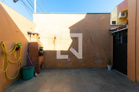 Casa à venda com 150m², 3 quartos e 4 vagas Casa à venda com 150m², 3 quartos e 4 vagasQuintal