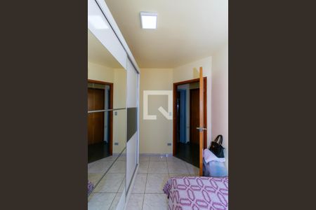 Casa à venda com 150m², 3 quartos e 4 vagas Casa à venda com 150m², 3 quartos e 4 vagasQuarto 2