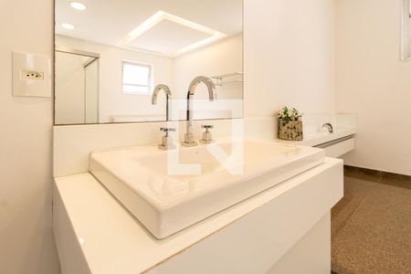 Apartamento para alugar com 140m², 3 quartos e 2 vagasBanheiro da Suíte 1