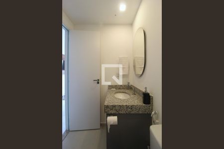 Banheiro de kitnet/studio à venda com 1 quarto, 24m² em Vila Nova Conceição, São Paulo