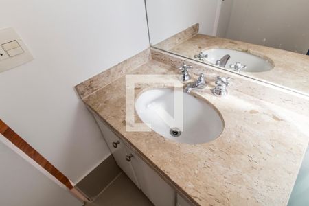 Apartamento para alugar com 101m², 3 quartos e 2 vagasDetalhe do Banheiro da Suite