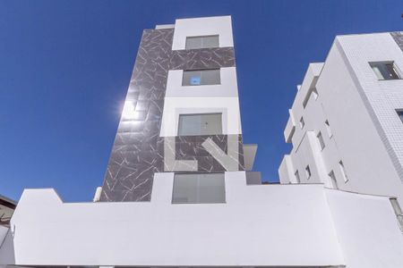 Apartamento à venda com 102m², 3 quartos e 2 vagasFachada