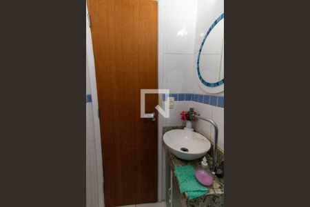 Casa à venda com 325m², 4 quartos e 2 vagasBanheiro Social 1