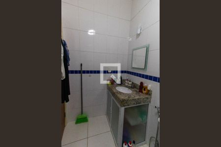 Casa à venda com 325m², 4 quartos e 2 vagasBanheiro Social 2