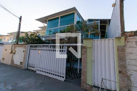 Casa à venda com 325m², 4 quartos e 2 vagasFachada