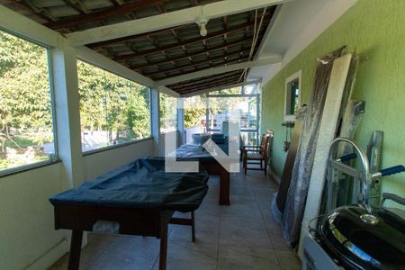 Casa à venda com 325m², 4 quartos e 2 vagasÁrea de Serviço