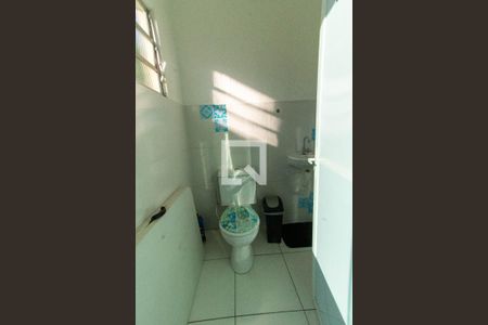 Casa à venda com 325m², 4 quartos e 2 vagasBanheiro de Serviço