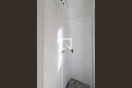 Apartamento à venda com 54m², 2 quartos e 1 vaga Apartamento à venda com 54m², 2 quartos e 1 vagaArmario Corredor