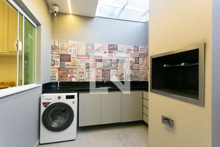 Casa à venda com 180m², 3 quartos e 1 vagaÁrea de Serviço