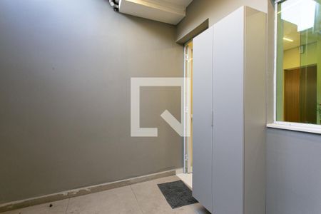 Casa à venda com 180m², 3 quartos e 1 vagaÁrea de Serviço