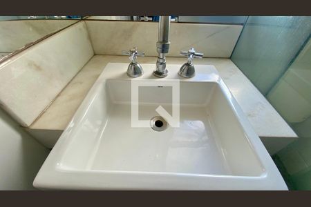 Apartamento à venda com 170m², 2 quartos e 2 vagasBanheiro Social