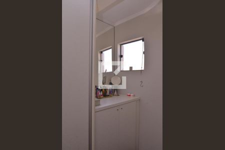 Casa à venda com 211m², 3 quartos e 4 vagasBanheiro do Quarto 1