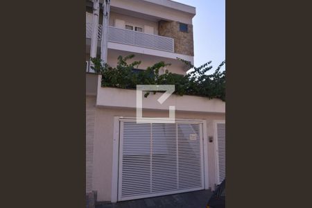 Casa à venda com 211m², 3 quartos e 4 vagasFachada