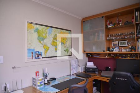 Casa à venda com 211m², 3 quartos e 4 vagasEscritório