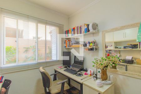 Casa de condomínio à venda com 98m², 4 quartos e 2 vagasEscritório