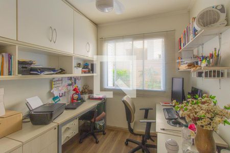 Casa de condomínio à venda com 98m², 4 quartos e 2 vagasEscritório