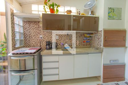 Casa de condomínio à venda com 98m², 4 quartos e 2 vagasCozinha - Armários