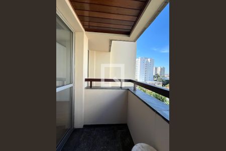 Apartamento à venda com 70m², 2 quartos e 1 vaga Apartamento à venda com 70m², 2 quartos e 1 vagaVaranda