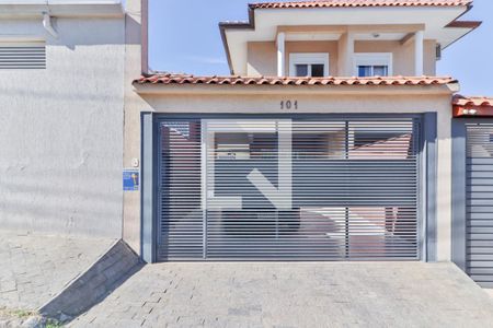 Casa para alugar com 125m², 3 quartos e 4 vagasFachada 