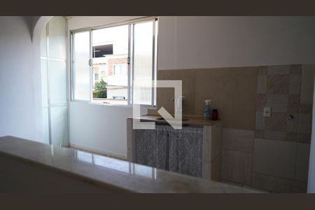 Cozinha de casa de condomínio para alugar com 1 quarto, 35m² em Jacarepaguá, Rio de Janeiro