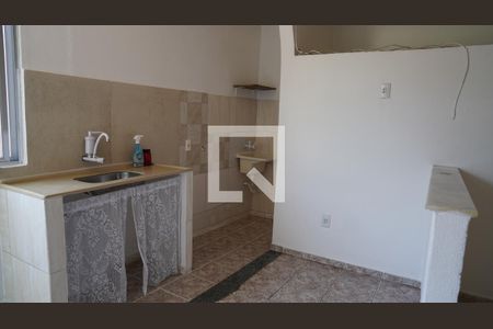 Cozinha de casa de condomínio para alugar com 1 quarto, 35m² em Jacarepaguá, Rio de Janeiro