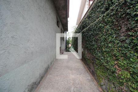 Casa à venda com 300m², 3 quartos e 3 vagas Casa à venda com 300m², 3 quartos e 3 vagasCorredor