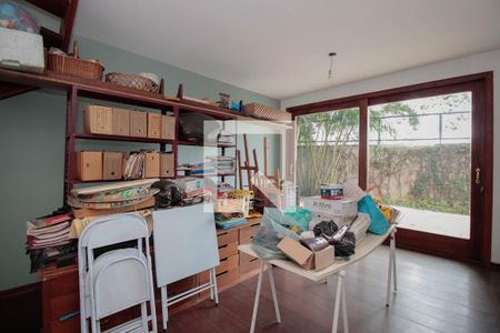 Casa à venda com 300m², 3 quartos e 3 vagas Casa à venda com 300m², 3 quartos e 3 vagasSalão